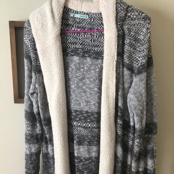 Long Grey Sweater - Size Medium - Picture 3 of 6